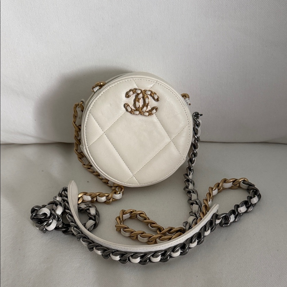 CHANEL 19 Round Crossbody Bag with Mixed Metal Chain